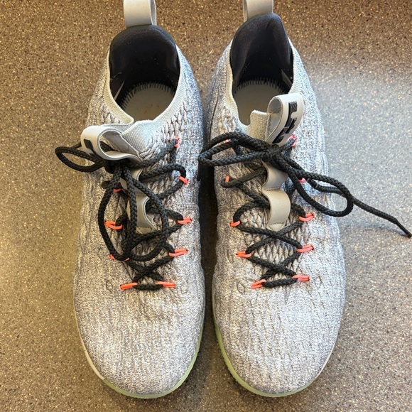 Nike Gray quilted Sneakers with Red Accents - Picture 2 of 11